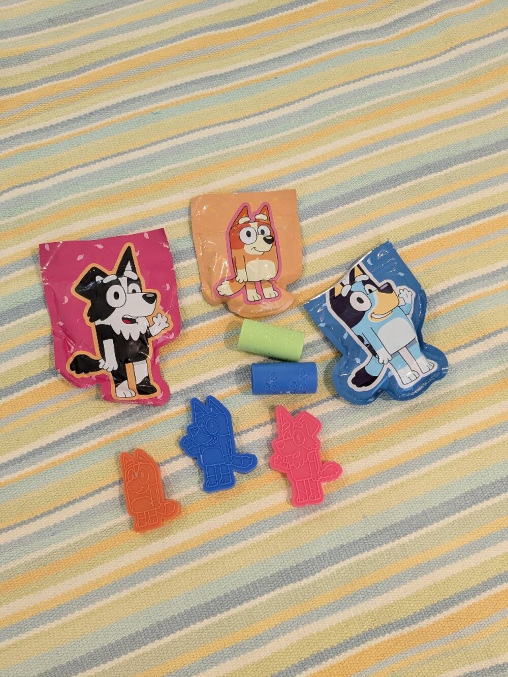 Bluey SLIMYGLOOP Slimy Sand Mold & Play Creations